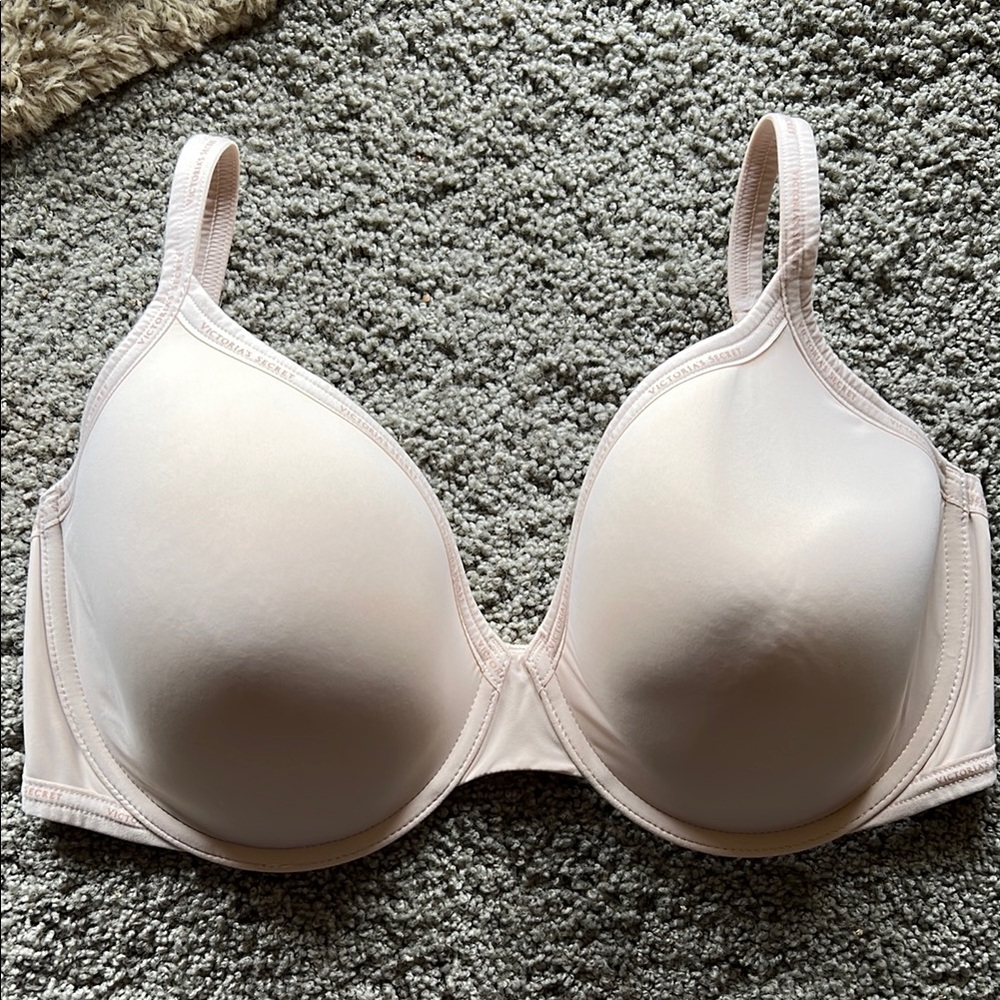 Victoria's Secret Cream T-Shirt Bra with Underwire Support